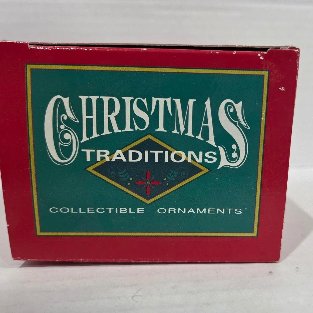 Lustre Fame Christmas Ornament White Mouse on Heart Ball 9110976 Vintage Red Box